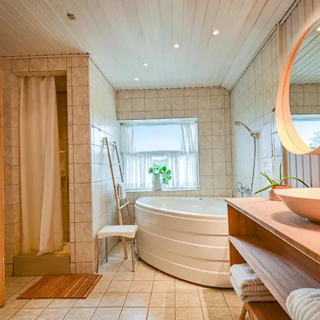 Beach Front Home In Ebeltoft With Sauna Tatil Evi Ebeltoft