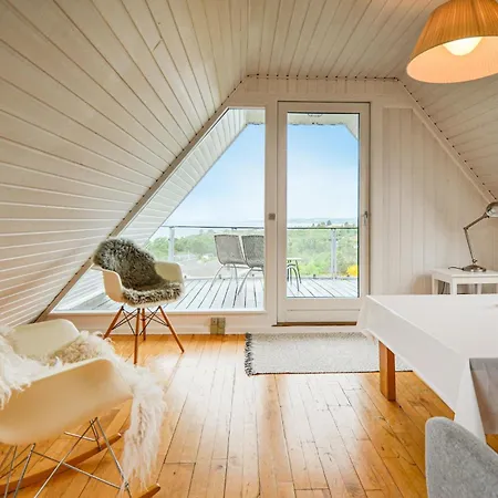 Beach Front Home In Ebeltoft With Sauna Tatil Evi