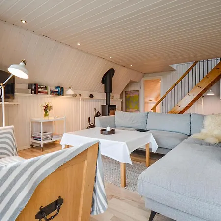 Tatil Evi Beach Front Home In Ebeltoft With Sauna *