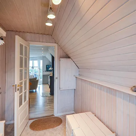 Tatil Evi Beach Front Home In Ebeltoft With Sauna