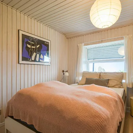 Beach Front Home In Ebeltoft With Sauna Tatil Evi
